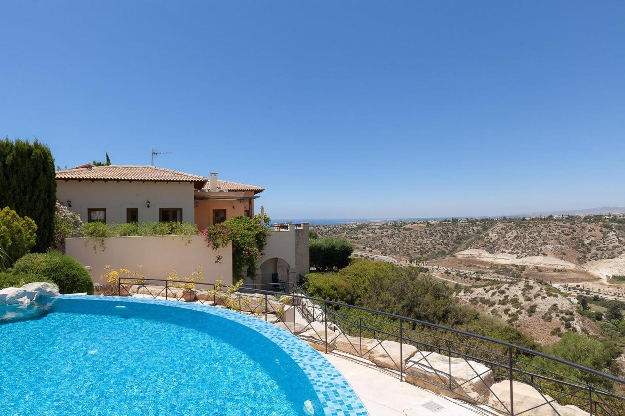 Villa Aphrodite Hills Holiday Residences Junior Villas 3 Bedroom Junior Villa With Communal Pool - Fz02